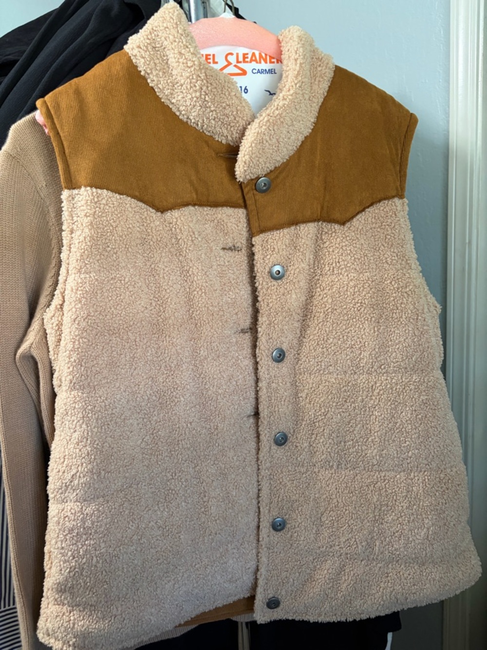 Dylan vest Sherpa and corduroy